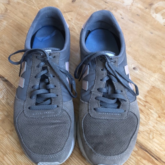 new balance retro tennis shoes